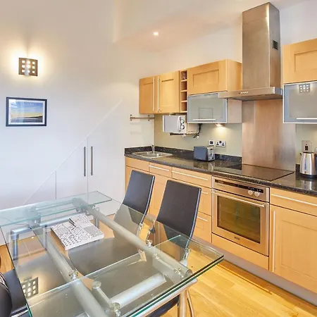 Host & - 15 Easby Hall Scarborough