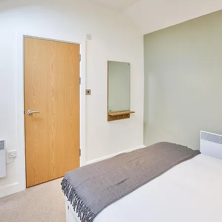 Host & - 15 Easby Hall Apartament *