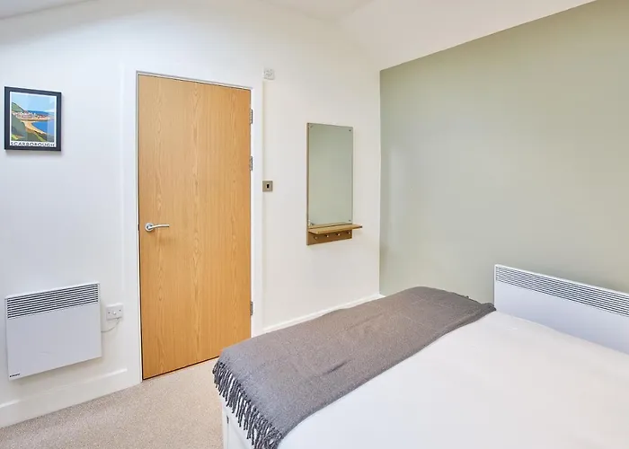 Host & - 15 Easby Hall Apartament *