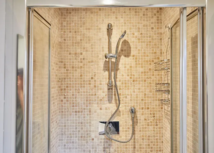 Host & - 15 Easby Hall