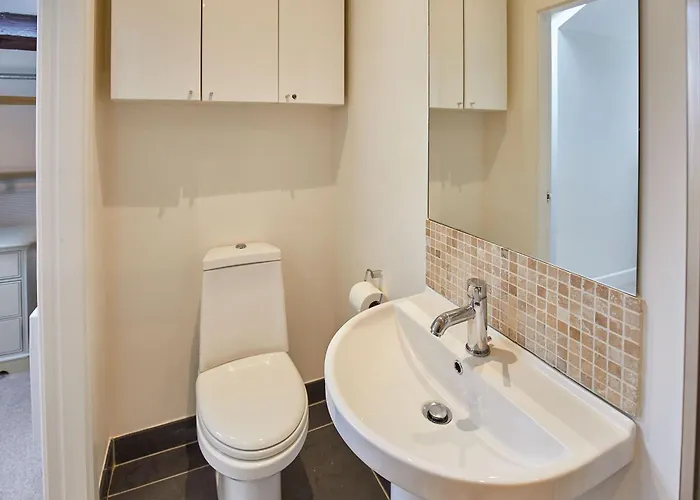 Host & - 15 Easby Hall Scarborough