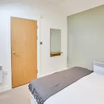Host & - 15 Easby Hall Apartment *